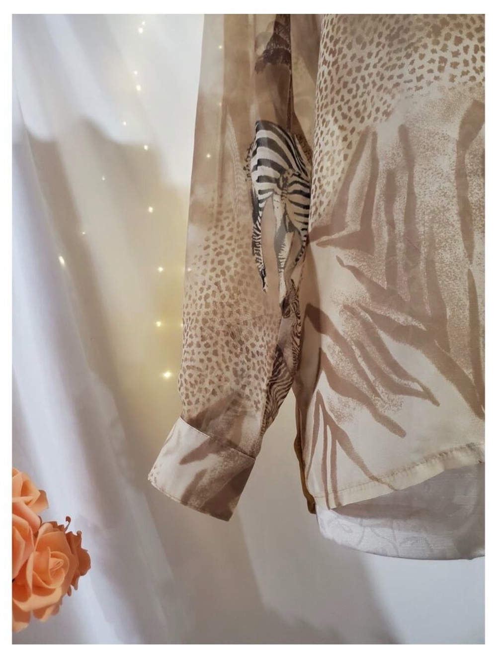 Vintage 80’s Women’s Beige Suns Sets Safari Print Button-Up Blouse - Picture 5 of 10